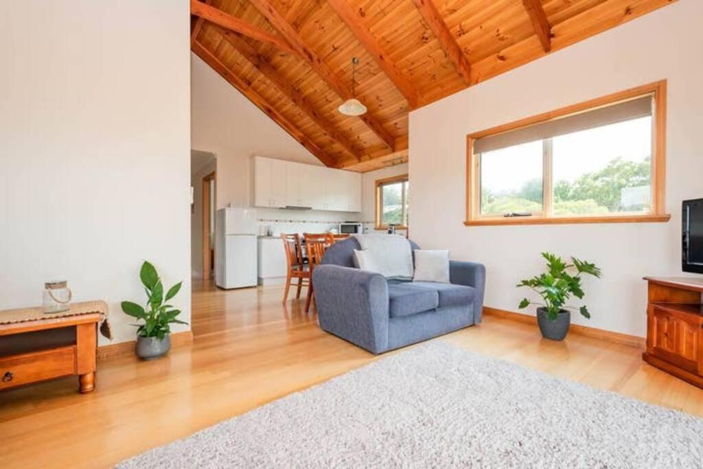 Private 2 Bedroom Cabin Retreat Legana Esterno foto