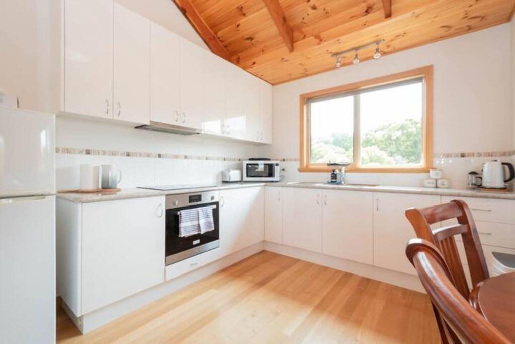 Private 2 Bedroom Cabin Retreat Legana Esterno foto